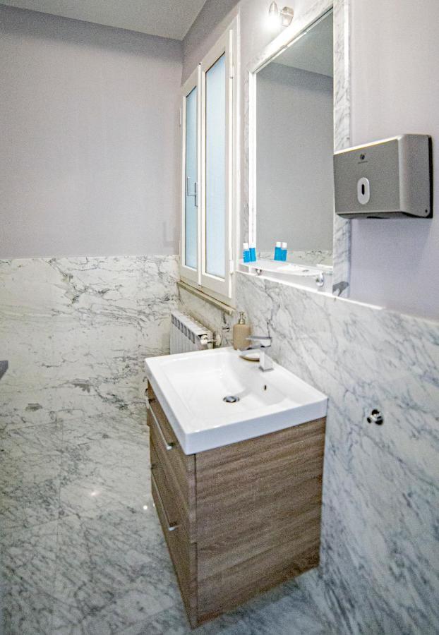 Elegante Camera Con Finiture Di Lusso Appena Ristrutturata Marina Di Carrara Zewnętrze zdjęcie