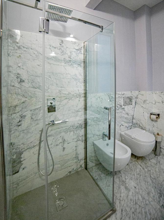 Elegante Camera Con Finiture Di Lusso Appena Ristrutturata Marina Di Carrara Zewnętrze zdjęcie