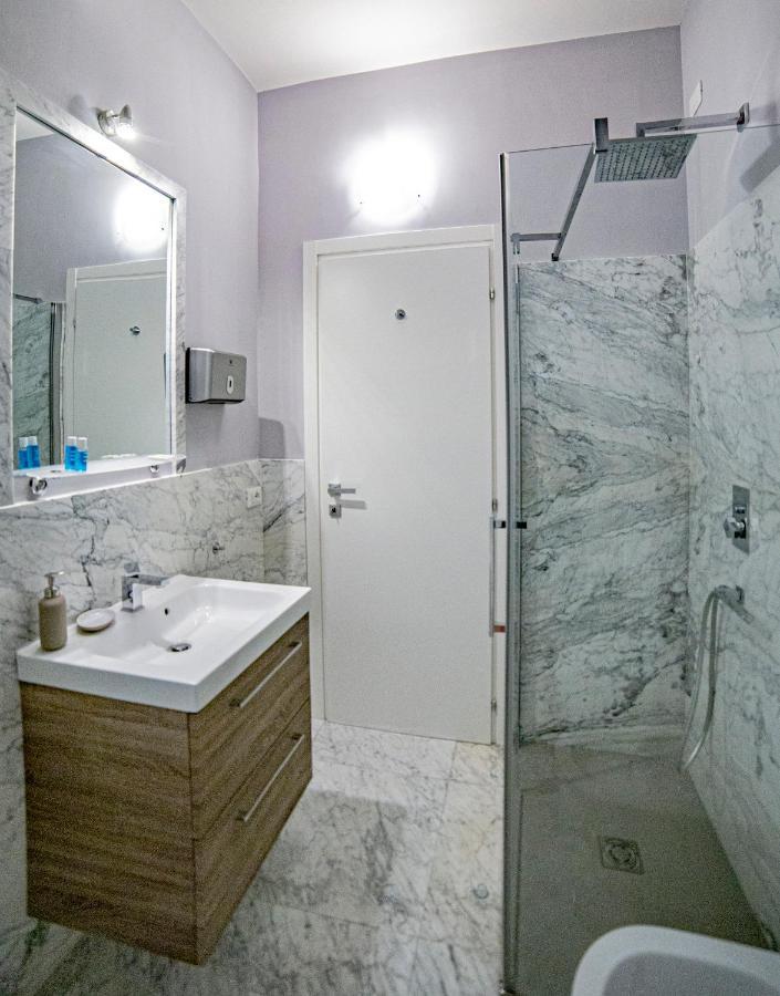 Elegante Camera Con Finiture Di Lusso Appena Ristrutturata Marina Di Carrara Zewnętrze zdjęcie